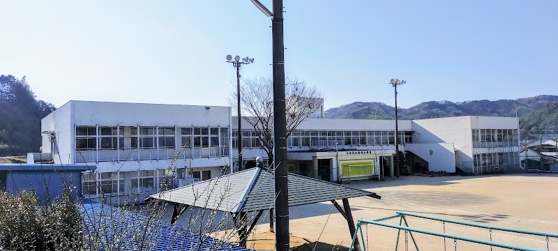 今治市立鴨部小学校