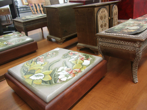 Thrift Store «Bon Marche Thrift Store», reviews and photos, 19405 Riverside Dr, Sonoma, CA 95476, USA