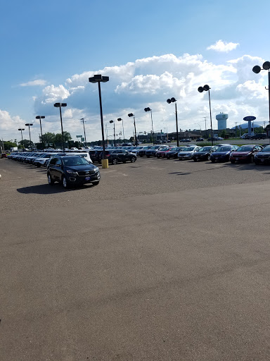 Kia Dealer «Barnett Kia», reviews and photos, 3610 Hwy 61 N, White Bear Lake, MN 55110, USA