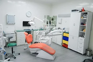Docteur Chirurgien Dentiste TAOUFIK LAHLOU image