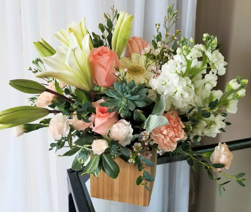 Florist «Naperville Florist», reviews and photos, 2852 Ogden Ave #160, Naperville, IL 60540, USA