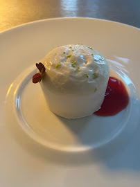 Panna cotta du Restaurant gastronomique Restaurant Le Jules Verne à Paris - n°16