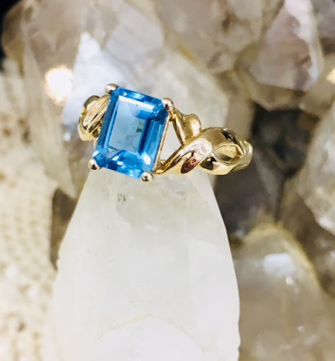 Pawn Shop «The Other Kind of Jewelry Store», reviews and photos, 14 S King St, Leesburg, VA 20175, USA