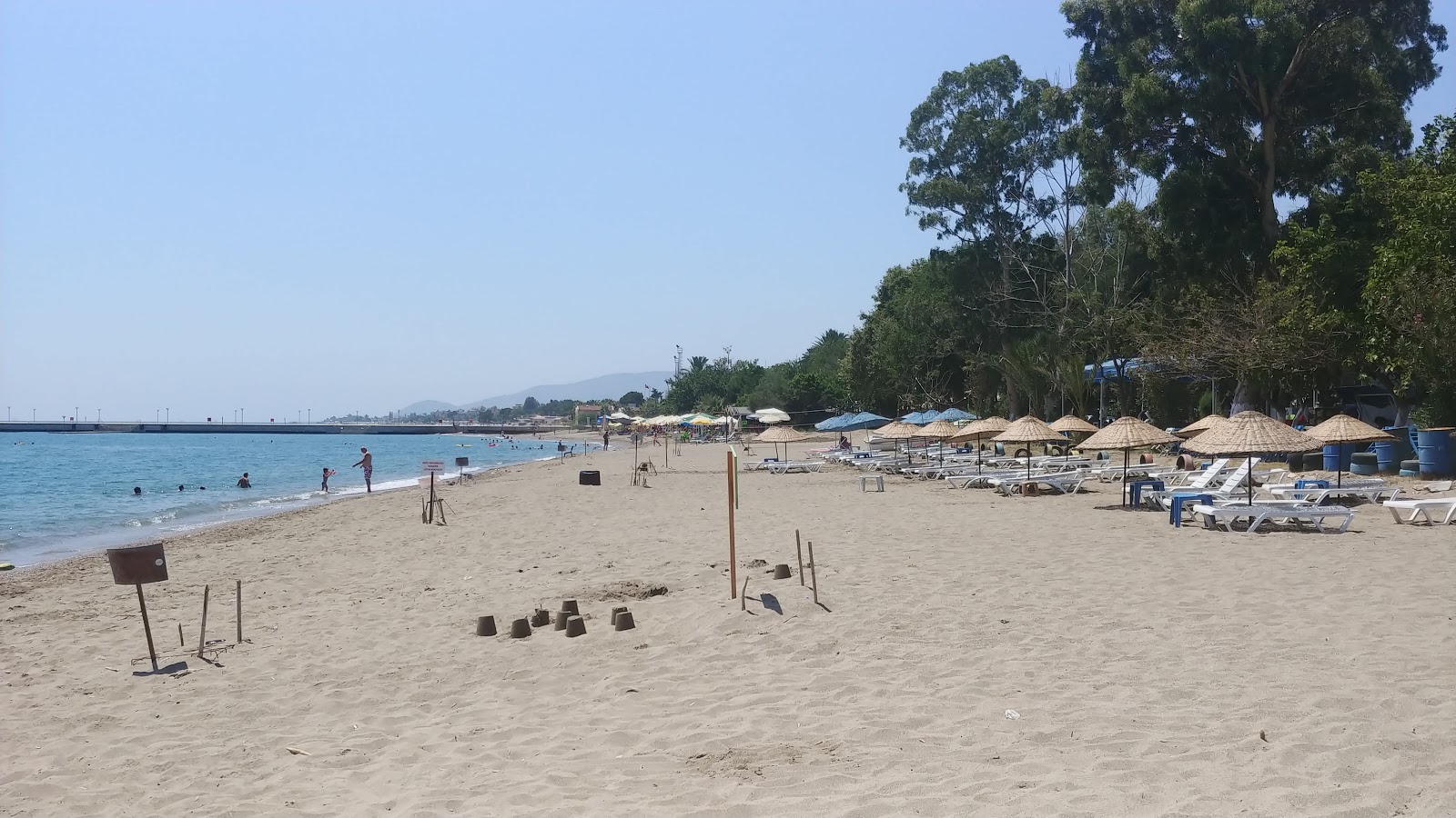 Foto van Anamur beach met gemiddeld niveau van netheid