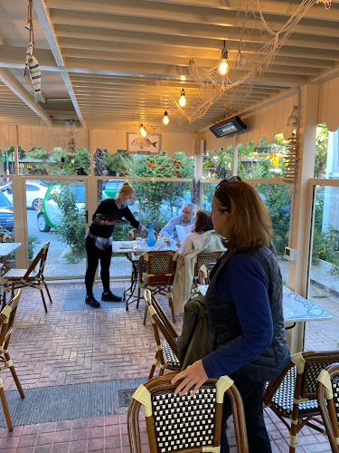 Μανταλένα - Fresh Fish & More - Βούλα