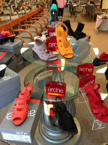 The Shoe Buckle, 106 Mercer St, Hightstown, NJ 08520, USA, 