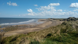 Foto von Low Hauxley beach mit sehr sauber Sauberkeitsgrad