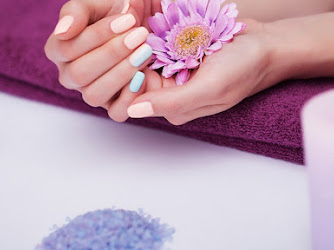 Lavish Nail Lounge (20% OFF New Customers on Mon-Wed)