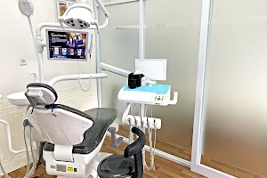 Dentify Dental Care (Praktek Dokter Gigi) image