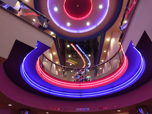 Movie Theater «Edwards Valencia 12 & IMAX», reviews and photos, 24435 Town Center Dr, Santa Clarita, CA 91355, USA