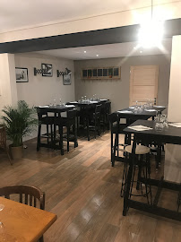 Atmosphère du Restaurant La Petite Table à Andernos-les-Bains - n°10