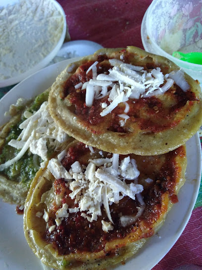 Memelas y antojitos Mago tacos y cemitas bisteck y longaniza