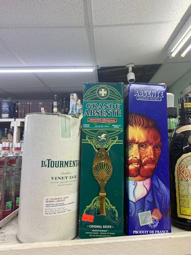 Liquor Store «Peachtree Package Store», reviews and photos, 300 Peachtree St NE # Cs1, Atlanta, GA 30308, USA