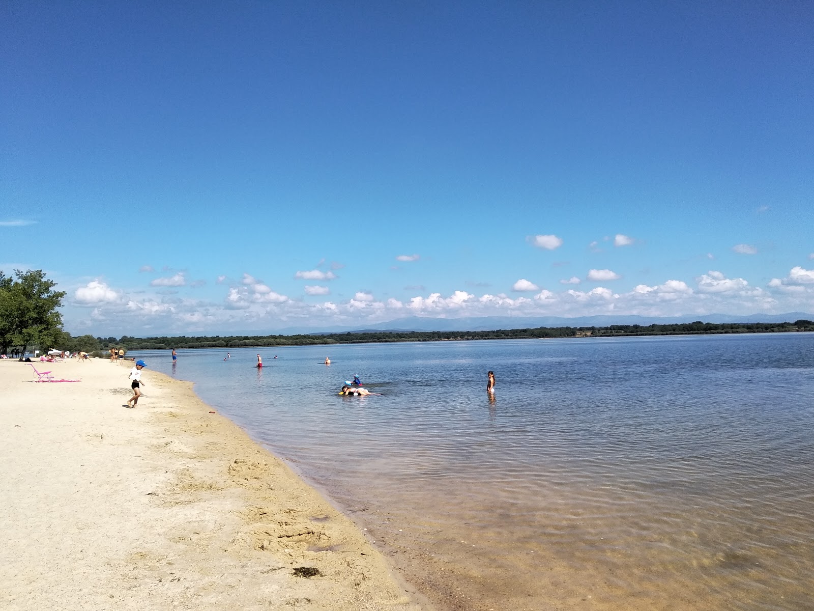 Fotografie cu Playa Embalse de Valparaiso cu nivelul de curățenie înalt