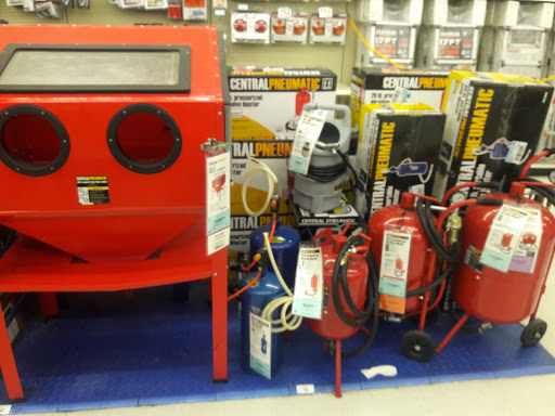 Hardware Store «Harbor Freight Tools», reviews and photos, 3050 N Josey Ln #106, Carrollton, TX 75007, USA