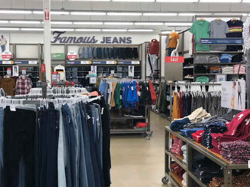 Clothing Store «Old Navy», reviews and photos, 1825 N Pebble Creek Pkwy, Goodyear, AZ 85395, USA