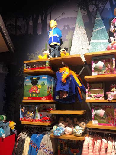 Toy Store «Disney Store», reviews and photos, 12401 Wayzata Blvd, Minnetonka, MN 55305, USA