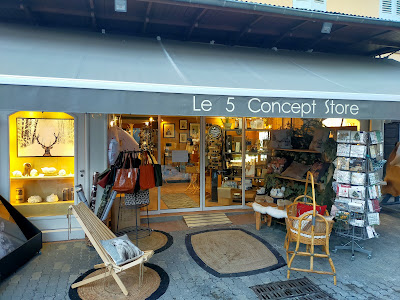 Le 5 Concept Store à Barcelonnette