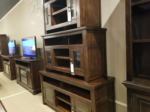 Furniture Store «Furniture Deals», reviews and photos, 14121 US-40, Kansas City, MO 64136, USA