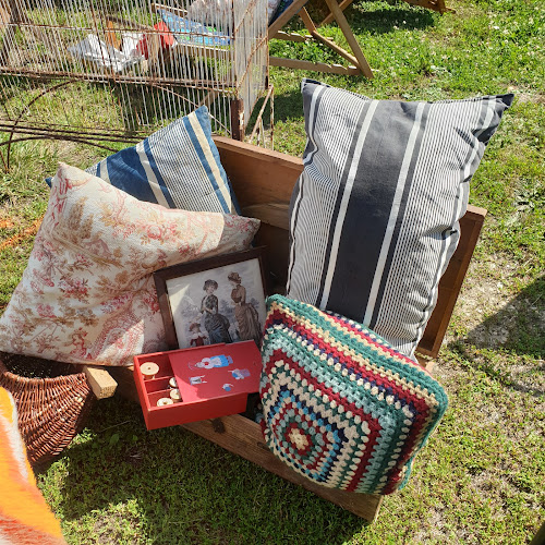 Dans les armoires de nos grands-mères - brocanteur à Sainte-Hermine