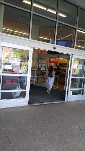Supermarket «Shoppers Food», reviews and photos, 5600 The Alameda, Baltimore, MD 21239, USA