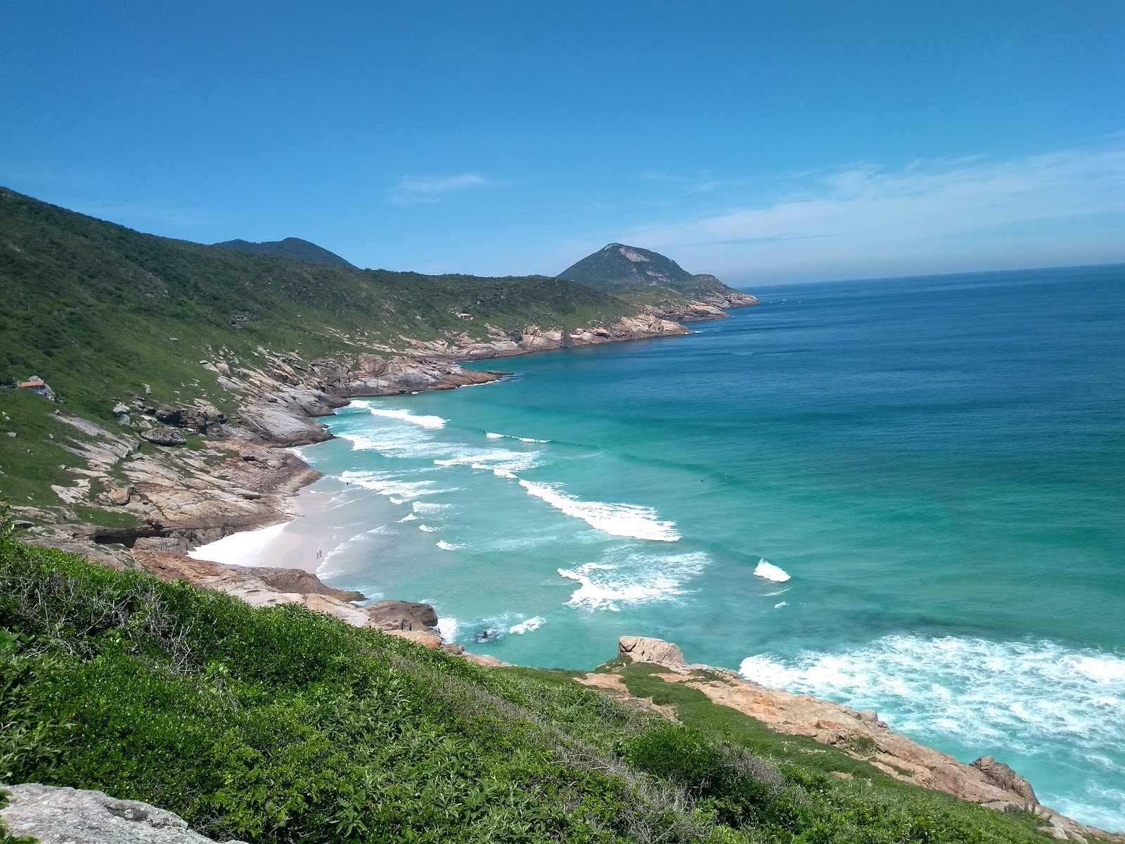 Photo de Praia Brava entouré de montagnes