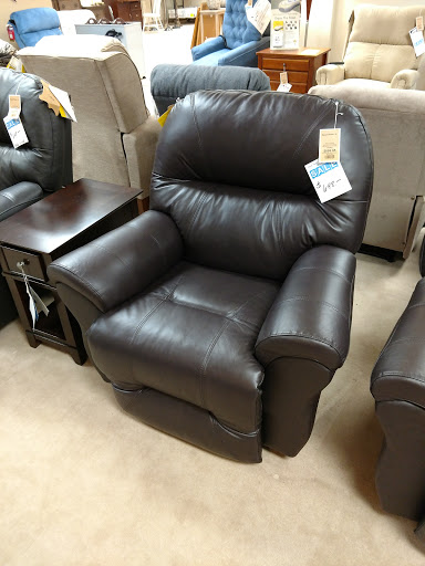 Furniture Store «Edwards Furniture», reviews and photos, 800 W Central Ave, Springboro, OH 45066, USA