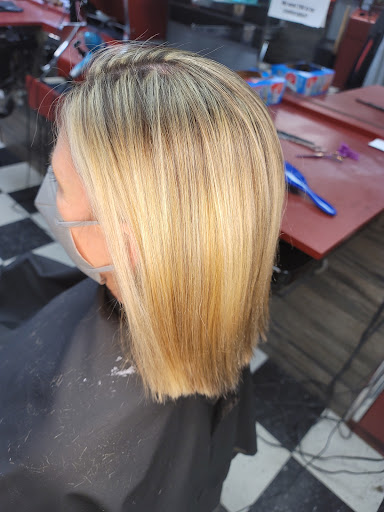 Barber Shop «Maple Leaf Hair», reviews and photos, 8470 City Centre Dr, Woodbury, MN 55125, USA