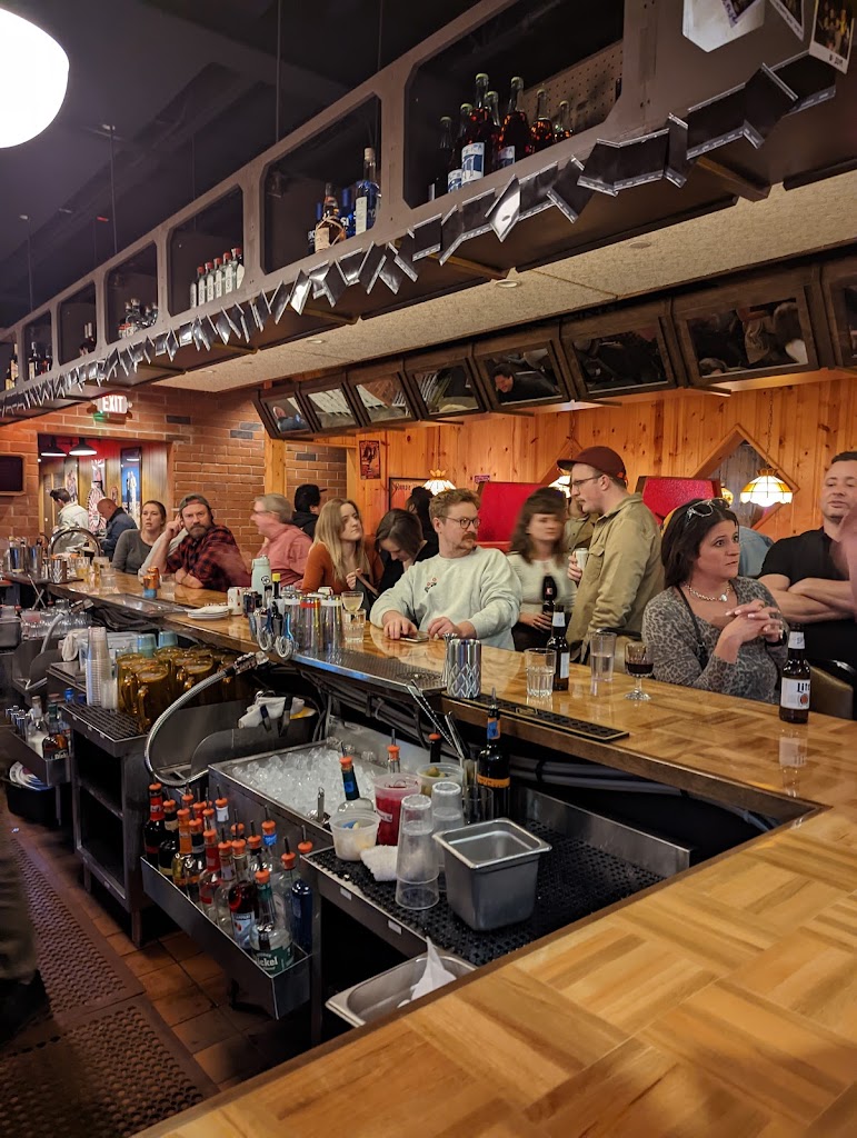 LLoyd's Restaurant & Lounge 30307