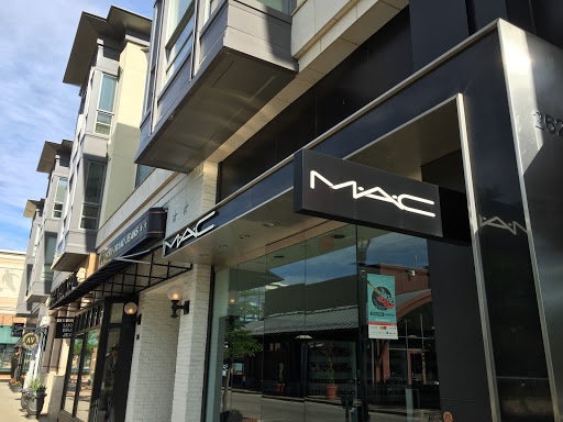 Cosmetics Store «MAC Cosmetics», reviews and photos, 262 Crocker Park Blvd, Westlake, OH 44105, USA