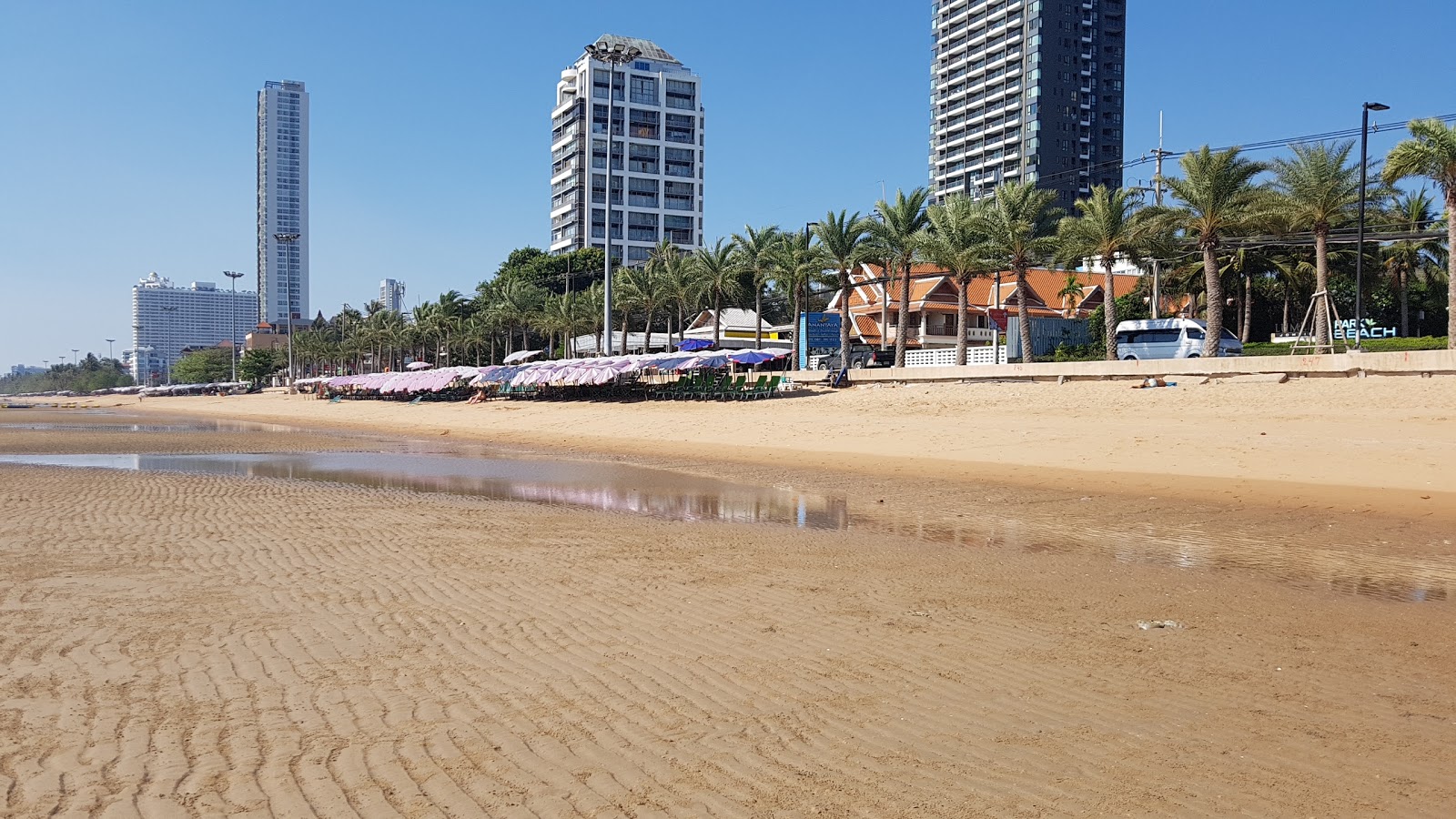 Foto de Jomtien Beach - lugar popular entre os apreciadores de relaxamento