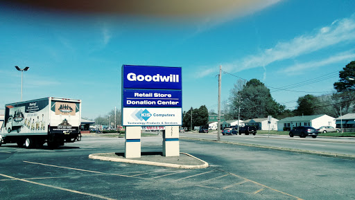 Thrift Store «Goodwill Windsor Woods Retail Store», reviews and photos, 229 S Rosemont Rd, Virginia Beach, VA 23452, USA