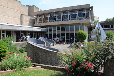 ENTPE, école de l'aménagement durable des territoires à Vaulx-en-Velin
