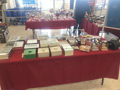 Clothing Store «Ross Dress for Less», reviews and photos, 1028 Glenbrook Way, Hendersonville, TN 37075, USA