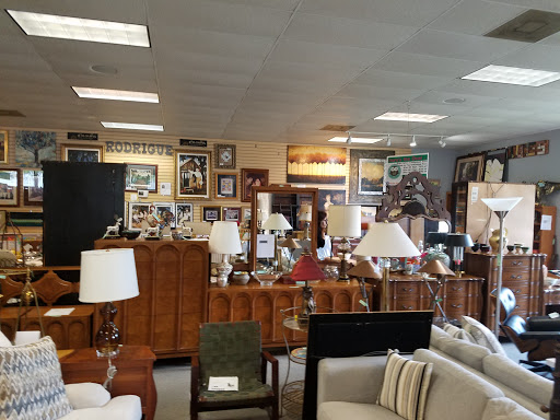 Consignment Shop «Retreat Home & Lifestyle Resale Store», reviews and photos, 1501 US-190, Covington, LA 70433, USA