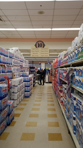 Grocery Store «Market Basket», reviews and photos, 49 Pond St, Ashland, MA 01721, USA