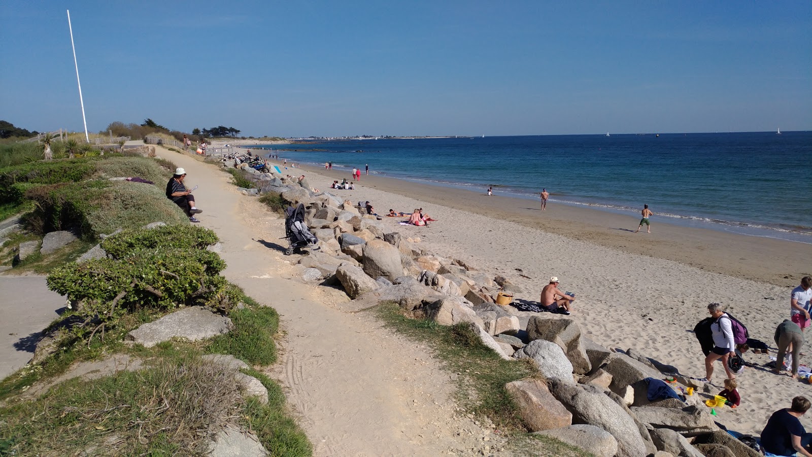 Photo de Lorient Plage avec sable lumineux de surface