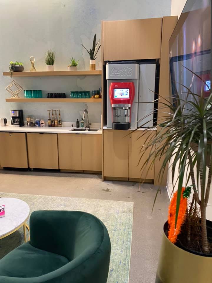 Ashes 2 Beauty Salon 55408