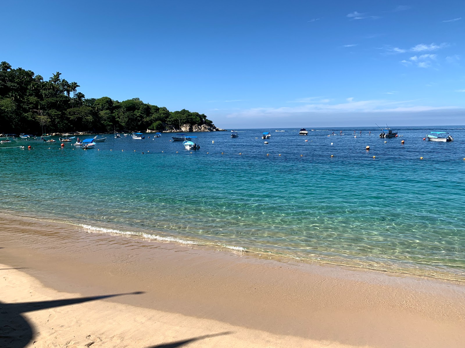 Photo of Mismaloya beach with bright sand surface