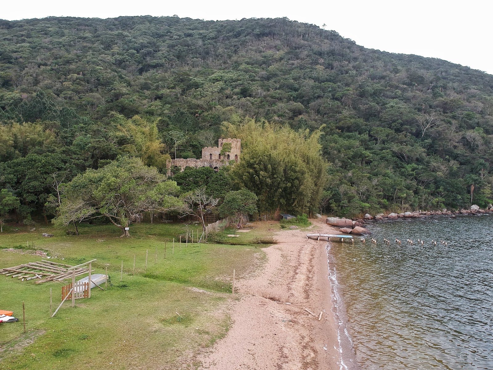 Fotografie cu Praia Costa do Saquinho zonă sălbatică