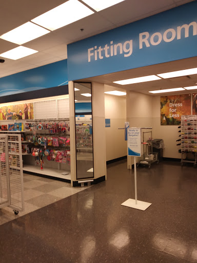 Clothing Store «Ross Dress for Less», reviews and photos, 523 S MacDade Blvd, Holmes, PA 19043, USA