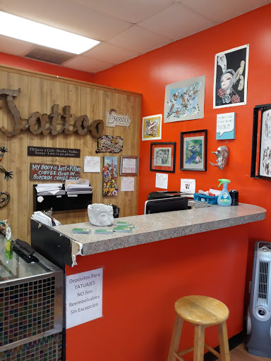 Tattoo Shop «The Lizard Lounge Tattoo Kissimmee», reviews and photos, 4519 S Orange Blossom Trail, Kissimmee, FL 34746, USA