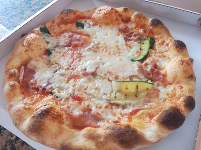 Pizza Al Volo Str. Cava in Vigatto, 2, 43124 Corcagnano PR, Italia