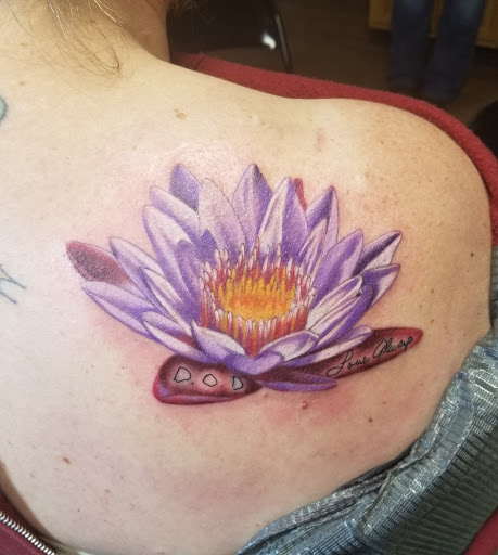 Tattoo Shop «Crimson Heart Designs Tattoo», reviews and photos, 162 13 1/2 - 14th Ave, Turtle Lake, WI 54889, USA