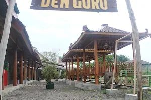 kedai den Guru image