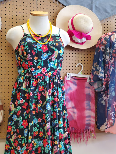 Thrift Store «Top Notch Thrift Store», reviews and photos, 1844 Columbia Blvd, St Helens, OR 97051, USA