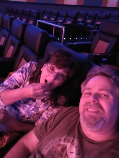 Movie Theater «Cinema 12 Theatre: Classic Cinemas», reviews and photos, 100 L W Besinger Dr, Carpentersville, IL 60110, USA