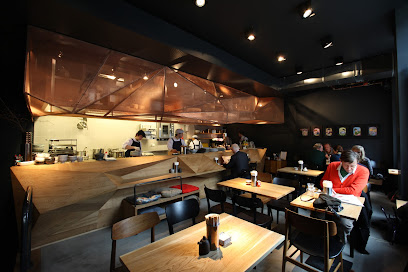 Restaurant mit westlicher Küche in japanischem Stil