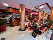 Atmosphère du Restaurant de grillades Phenix Wok Exquis d'Asie à Paris - n°2