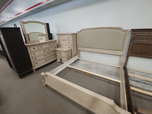 Furniture Store «Louisville Overstock Furniture Warehouse», reviews and photos, 1050 E Lewis and Clark Pkwy, Clarksville, IN 47129, USA